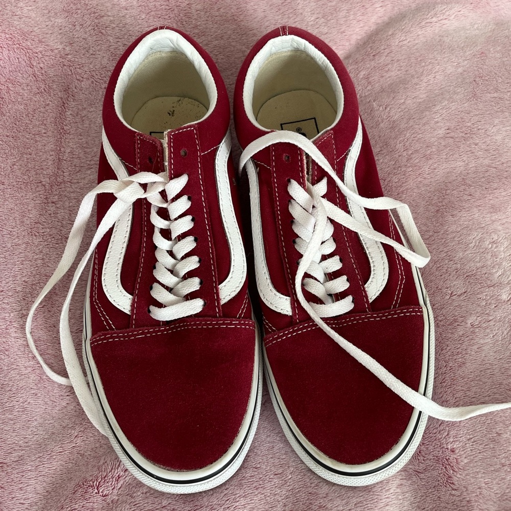 Maroon vans ✨